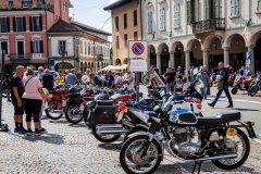 A-ESPOSIZIONE-IN-PIAZZA-16_risultato